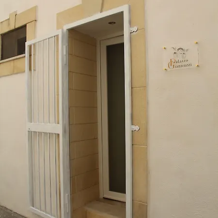 Corte Giannuzzi Bed and Breakfast *